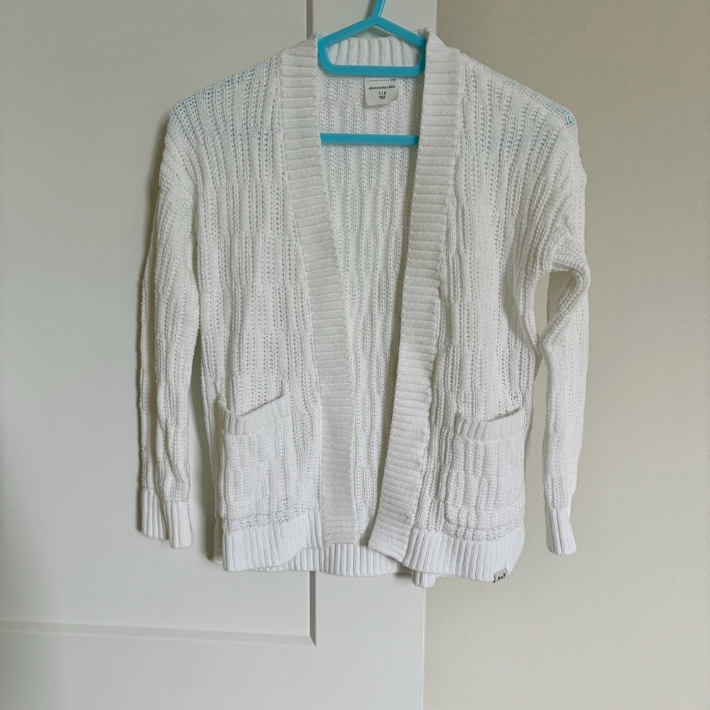 🩷SOLD!🩷 Abercrombie Kids White Sweater - New